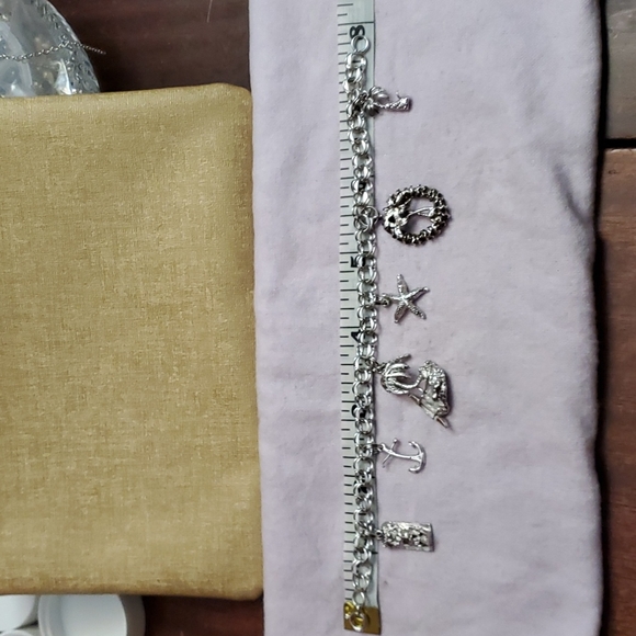 Vintage silver tropical charm bracelet - Picture 4 of 8